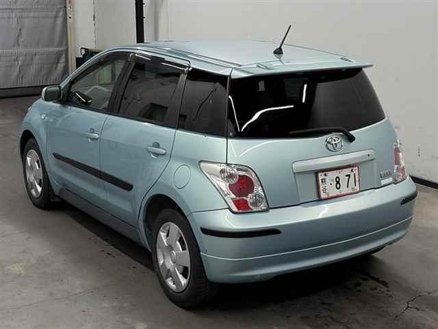 TOYOTA IST