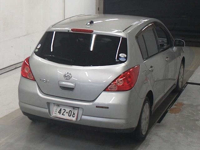 NISSAN TIIDA