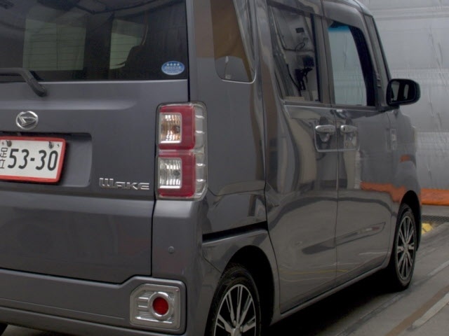 DAIHATSU WAKE