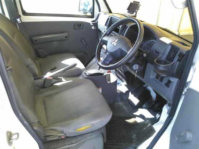 MITSUBISHI MINICAB