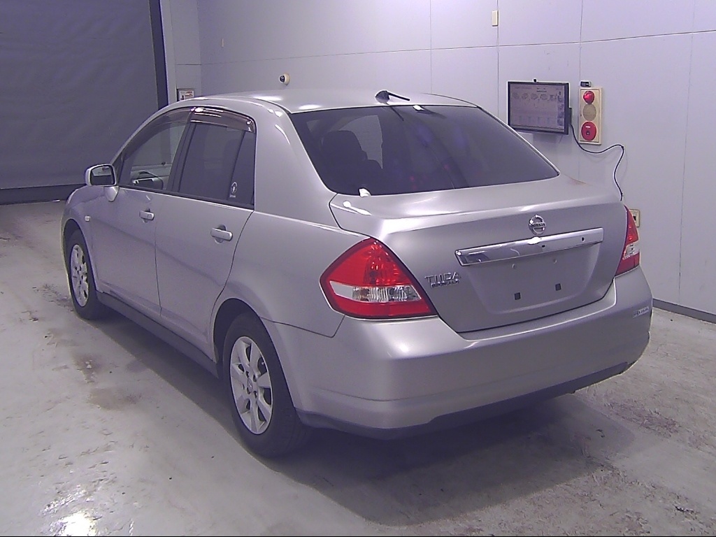 NISSAN TIIDA LATIO