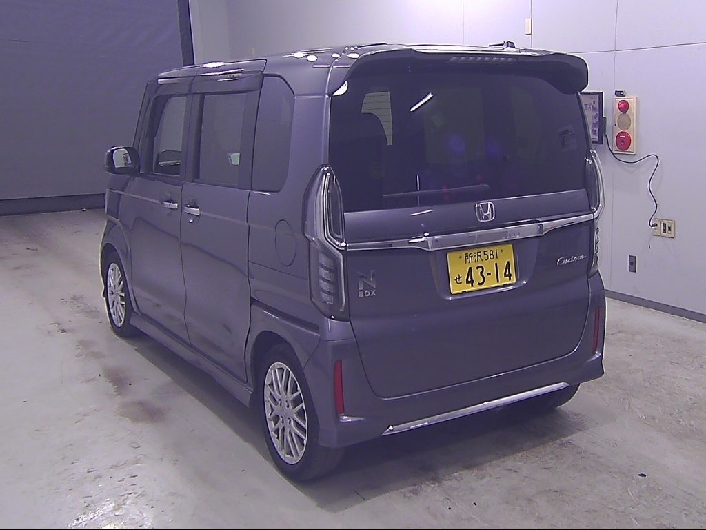 HONDA N-BOX