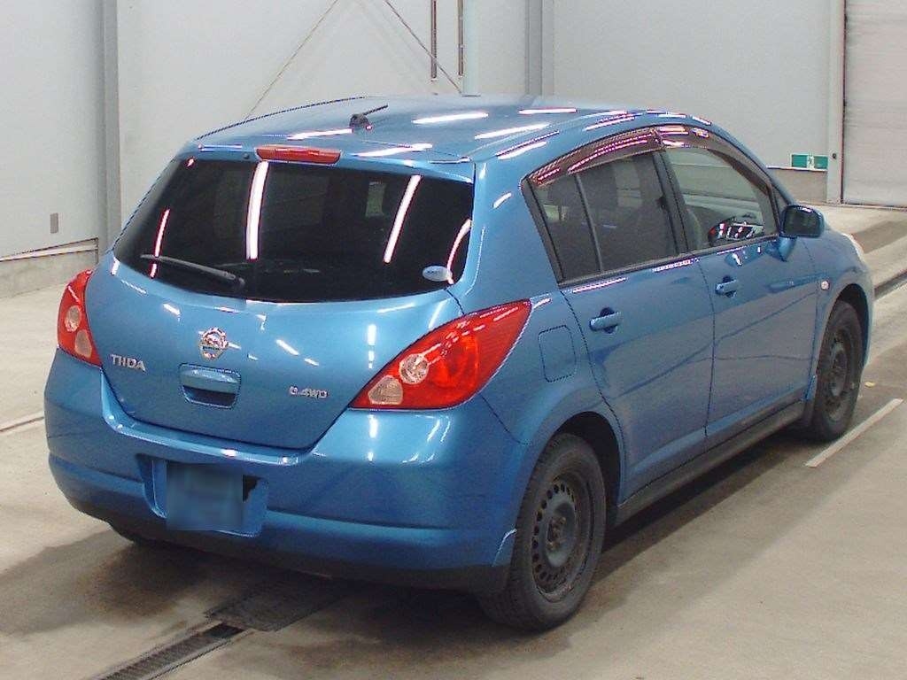 NISSAN TIIDA