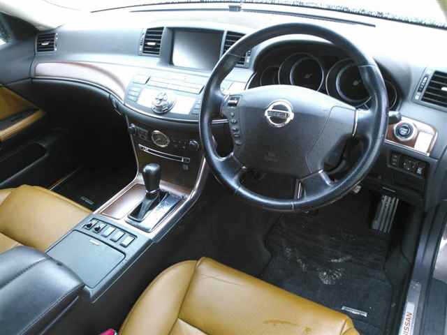 NISSAN FUGA