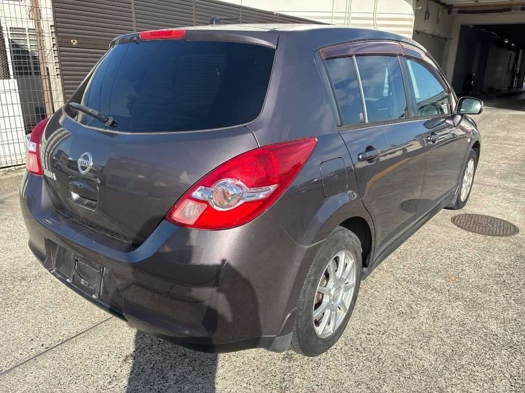 NISSAN TIIDA