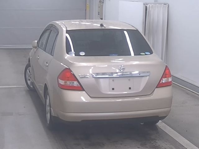 NISSAN TIIDA LATIO