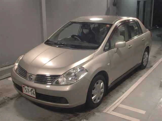 NISSAN TIIDA LATIO
