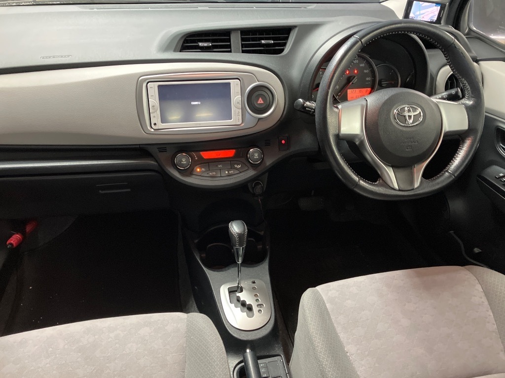 TOYOTA VITZ
