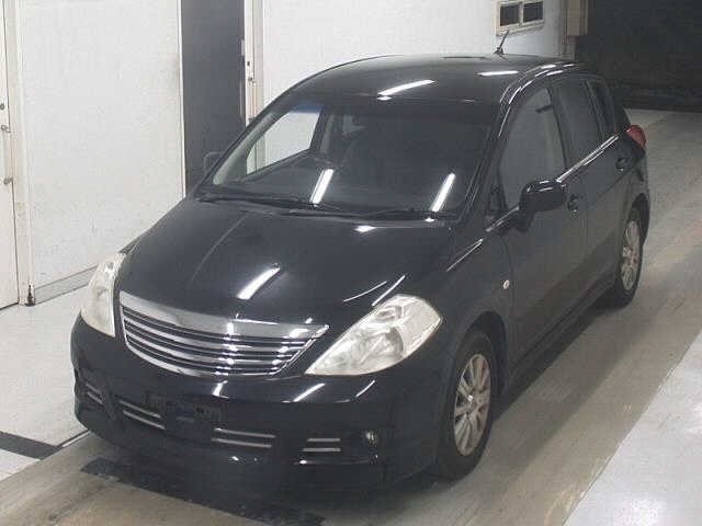 NISSAN TIIDA