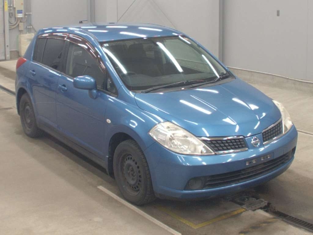 NISSAN TIIDA