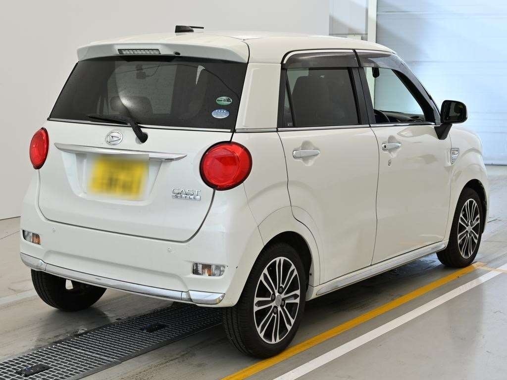 DAIHATSU CAST