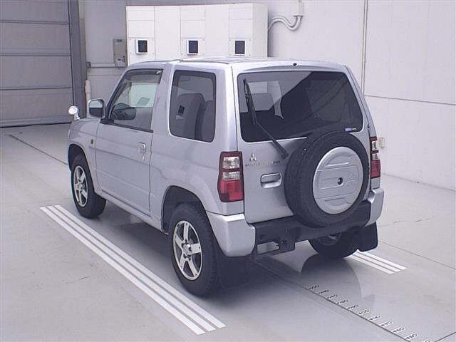 MITSUBISHI PAJERO MINI