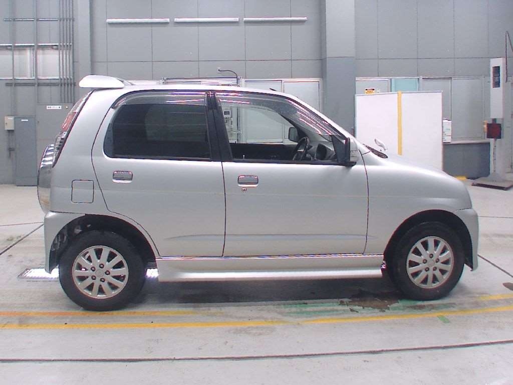 DAIHATSU TERIOS KID