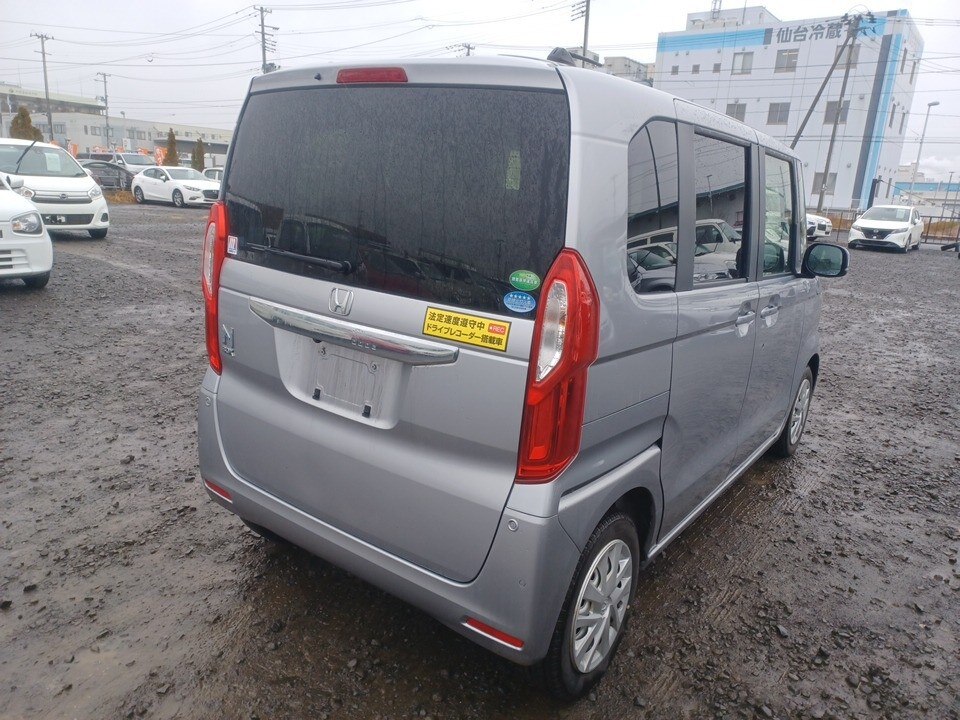 HONDA N-BOX