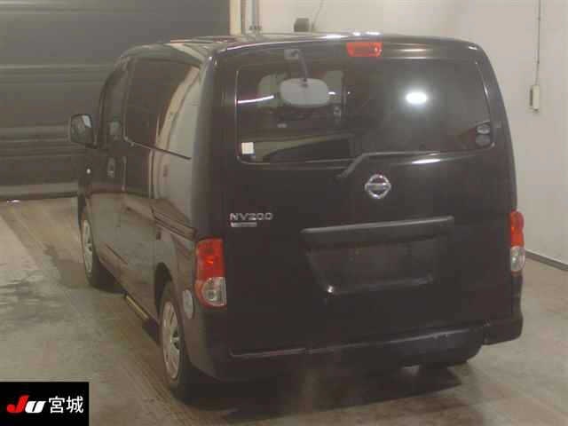 NISSAN NV200
