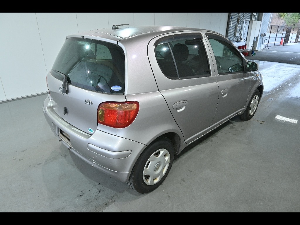 TOYOTA VITZ