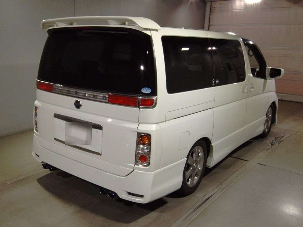 NISSAN ELGRAND