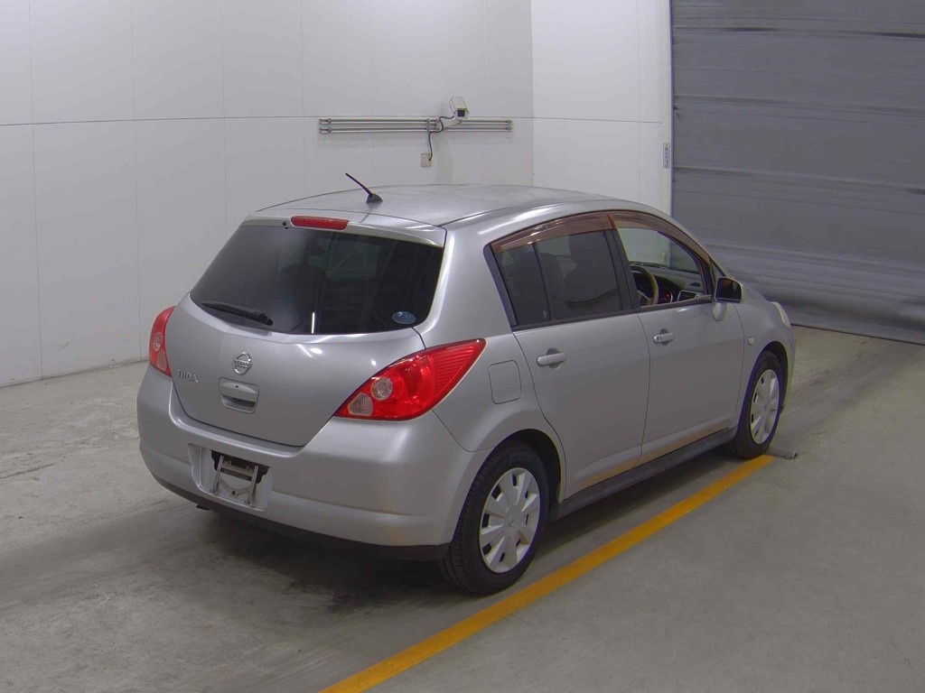 NISSAN TIIDA