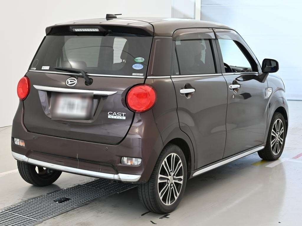 DAIHATSU CAST