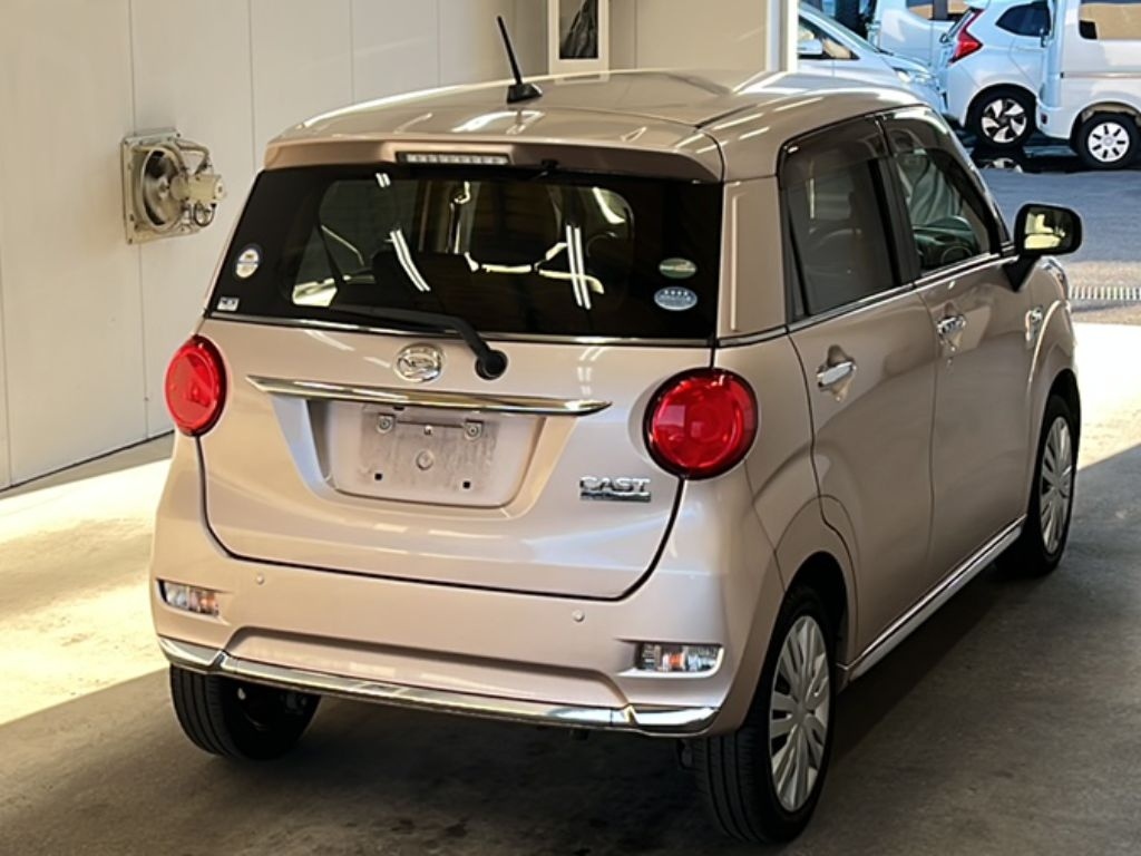 DAIHATSU CAST