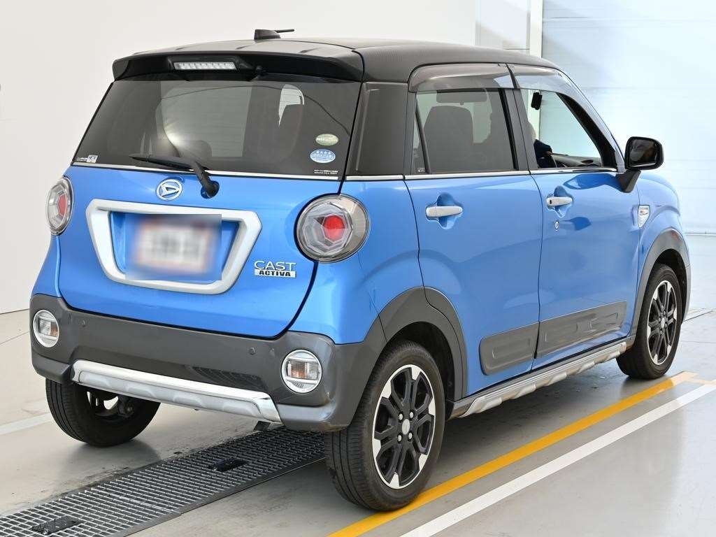 DAIHATSU CAST