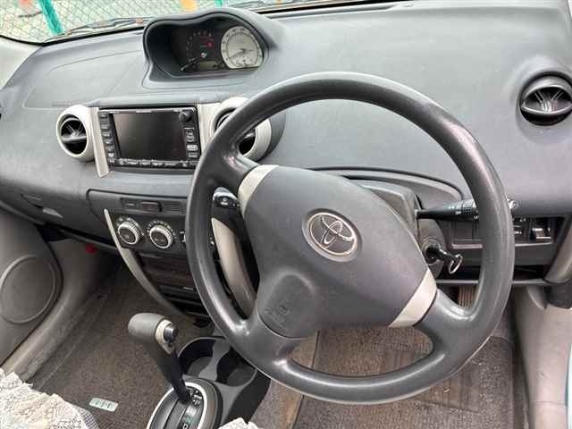 TOYOTA IST