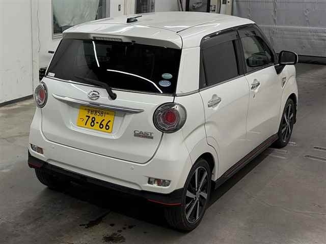 DAIHATSU CAST