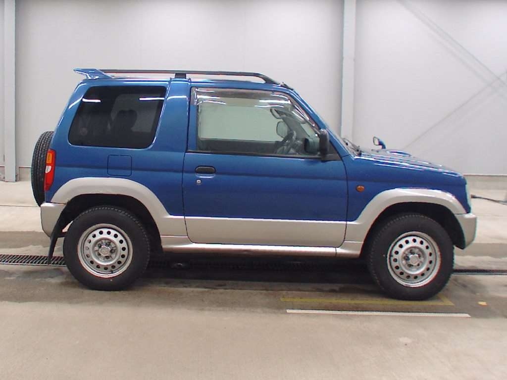 MITSUBISHI PAJERO MINI