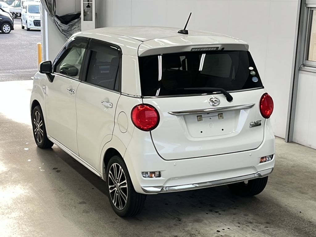 DAIHATSU CAST