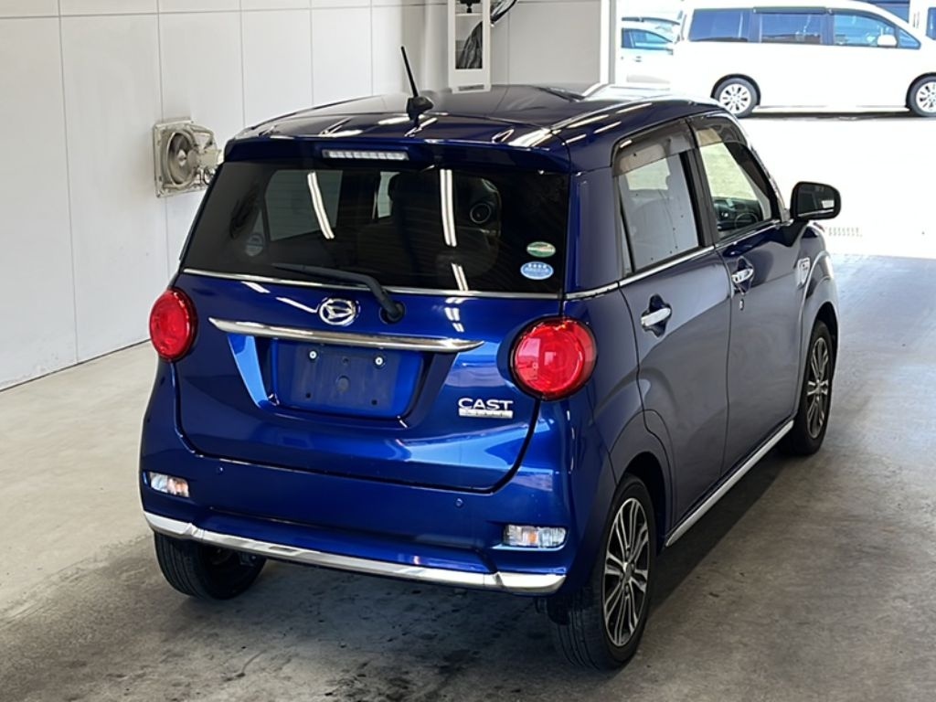 DAIHATSU CAST
