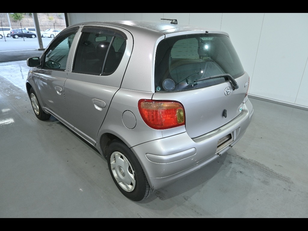 TOYOTA VITZ
