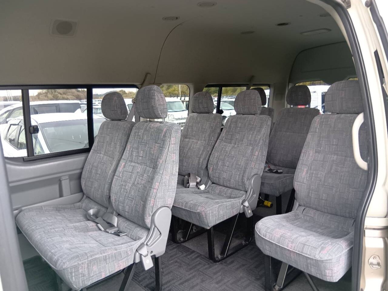 TOYOTA HIACE
