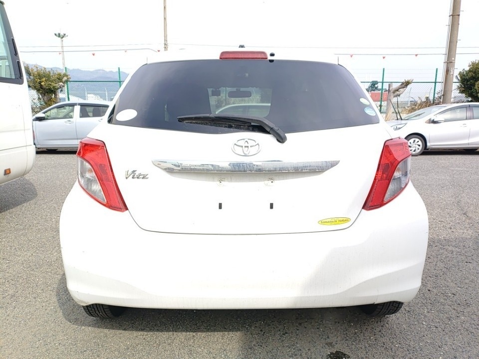 TOYOTA VITZ