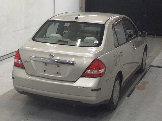 NISSAN TIIDA LATIO
