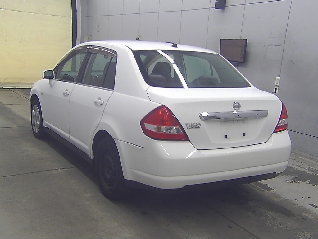 NISSAN TIIDA LATIO