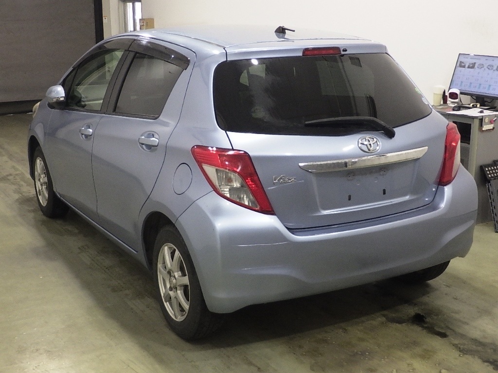 TOYOTA VITZ