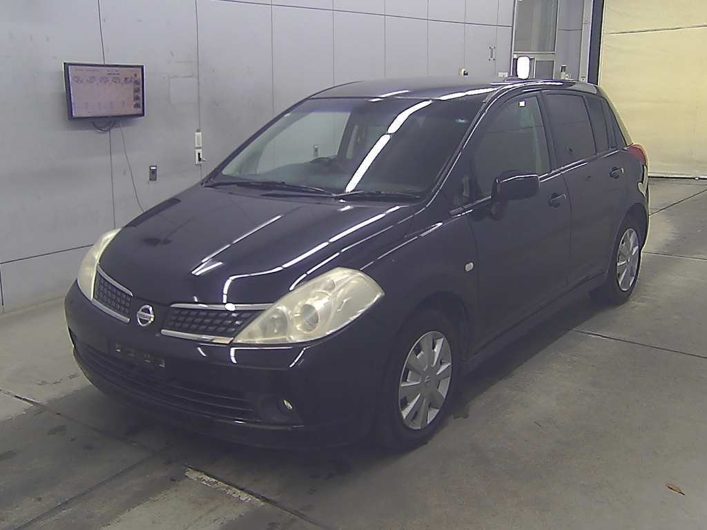 NISSAN TIIDA
