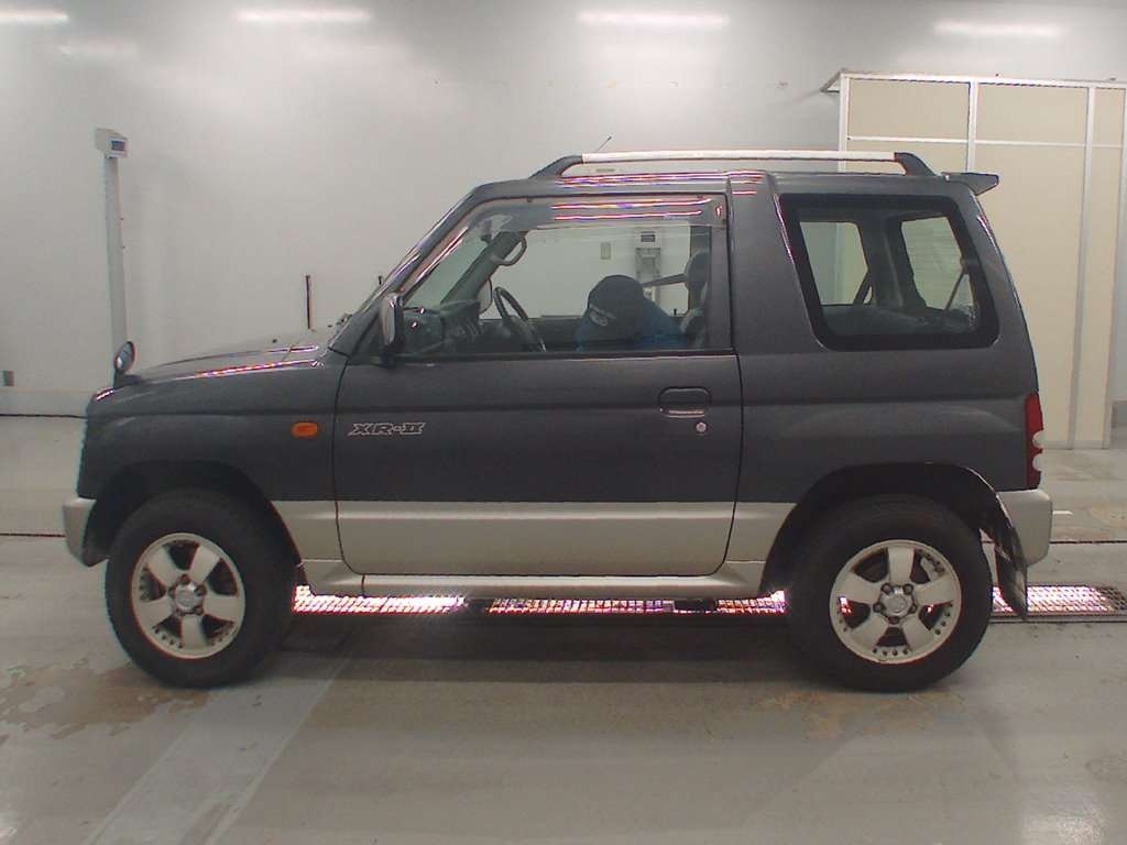 MITSUBISHI PAJERO MINI