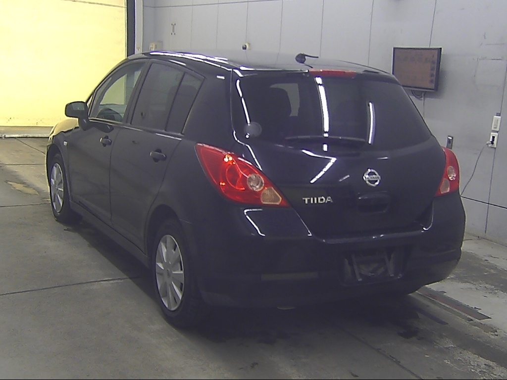 NISSAN TIIDA