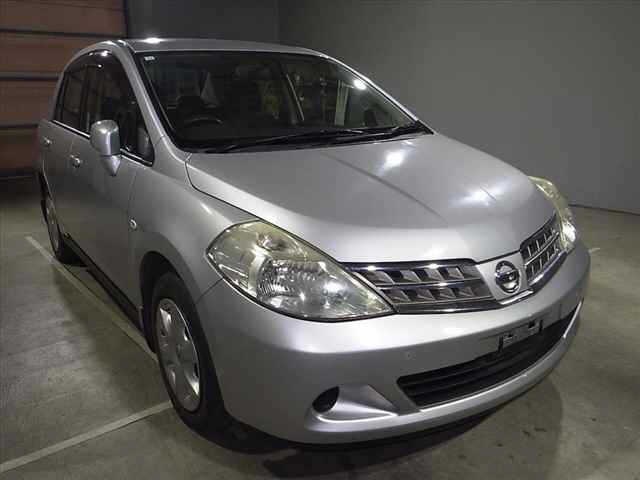 NISSAN TIIDA LATIO