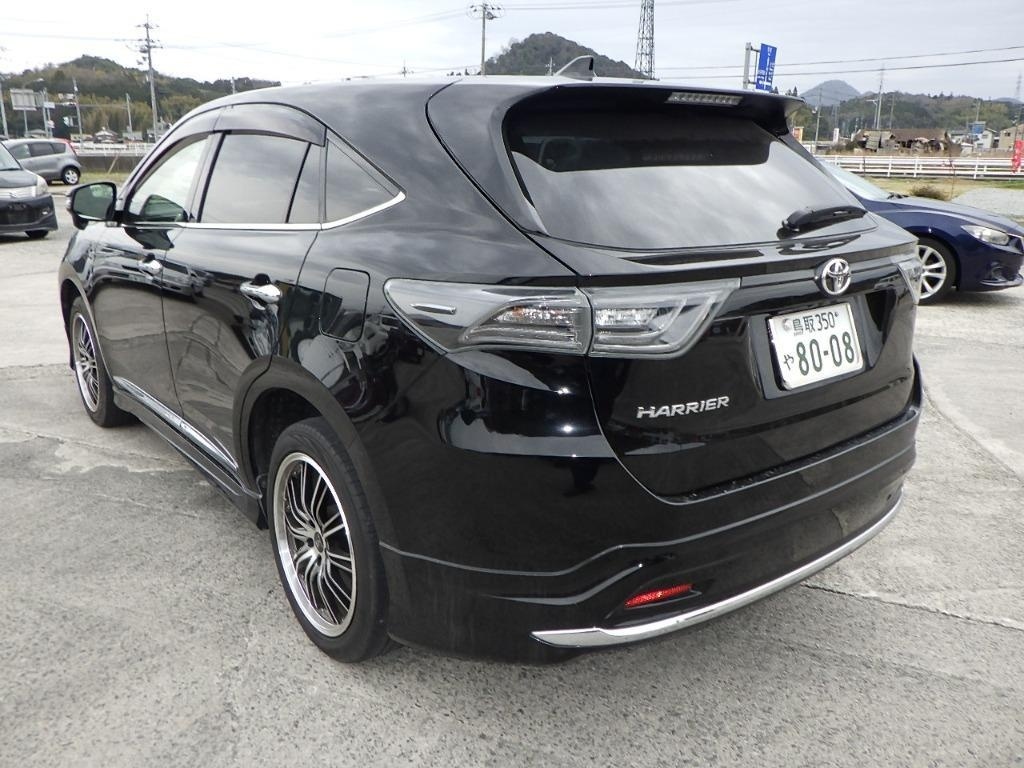 TOYOTA HARRIER