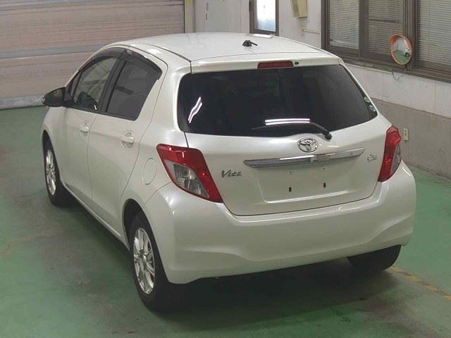 TOYOTA VITZ