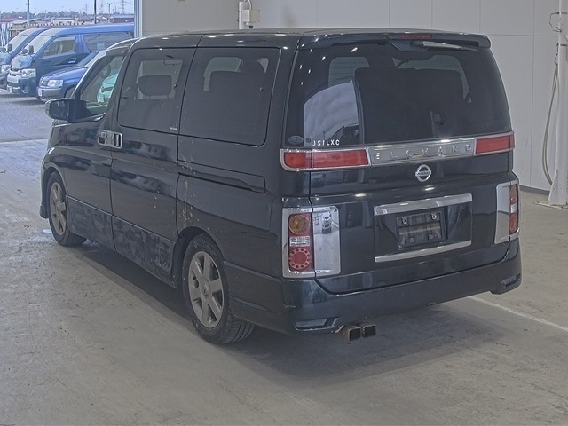 NISSAN ELGRAND