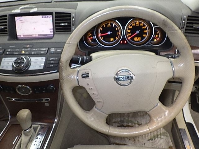 NISSAN FUGA