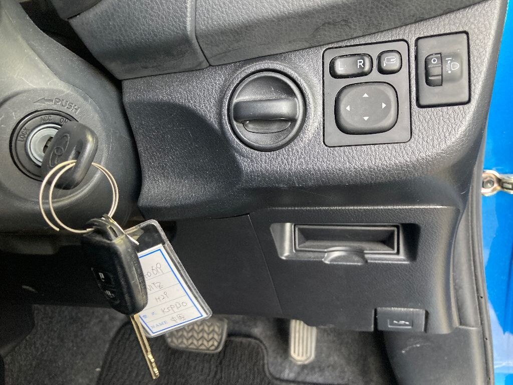 TOYOTA VITZ