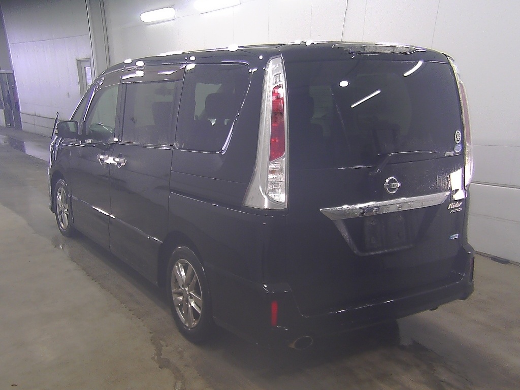 NISSAN SERENA
