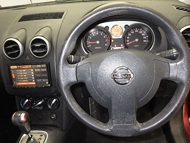 NISSAN DUALIS