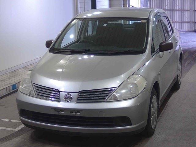 NISSAN TIIDA LATIO