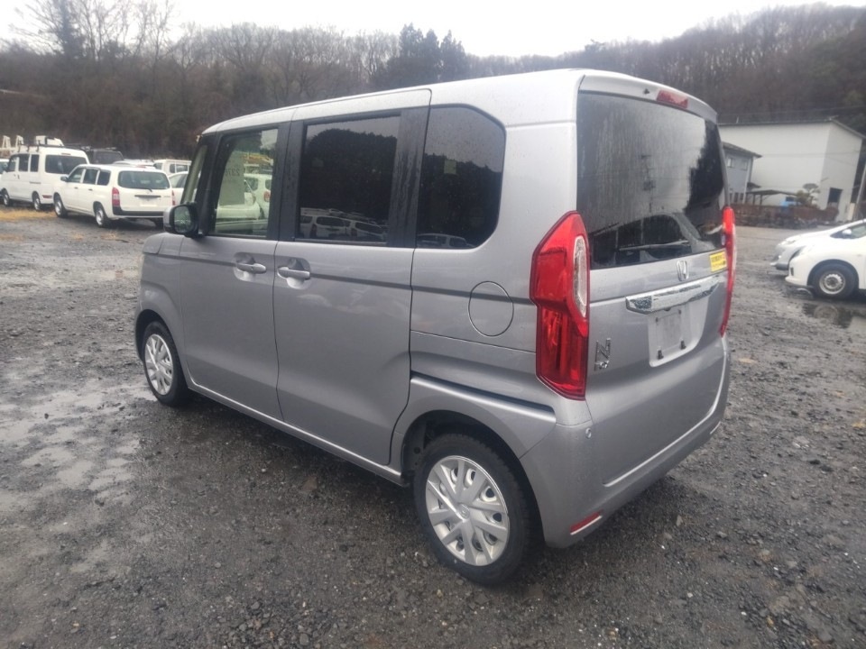 HONDA N-BOX