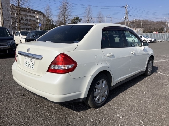 NISSAN TIIDA LATIO